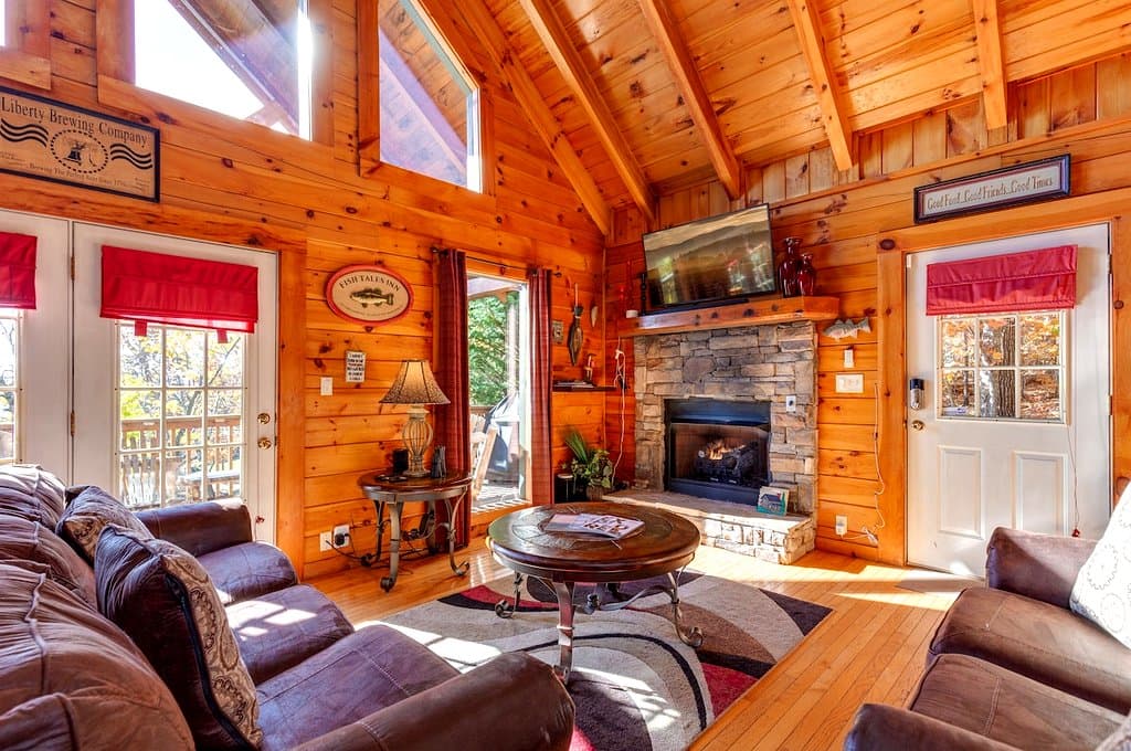 Is It Cheaper to Rent a Cabin in Gatlinburg or Pigeon Forge?